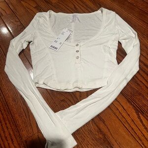 Urban Outfitters White long Sleeve Ribbed crop top